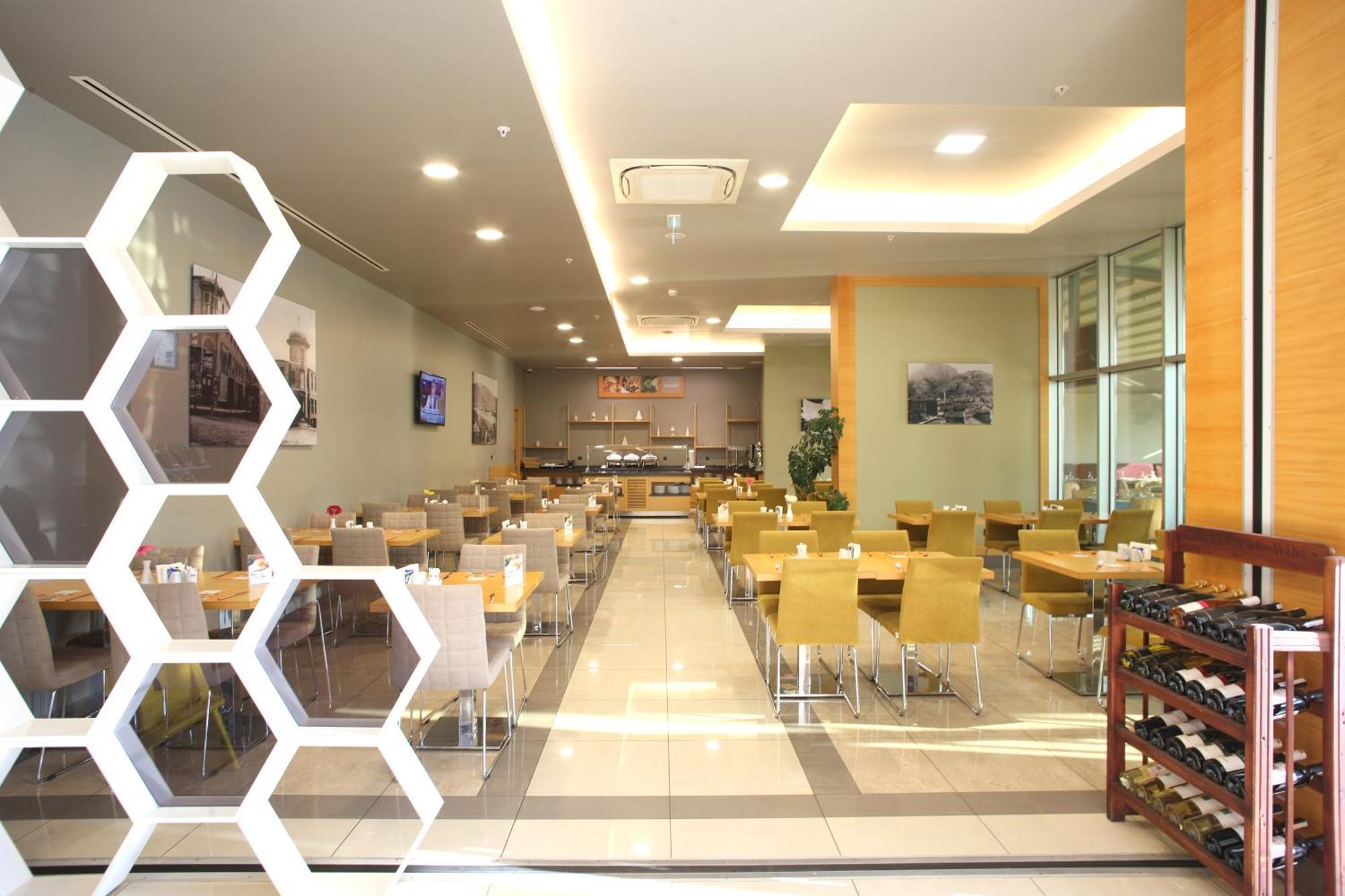 Holiday Inn Express Manisa-West By Ihg Buitenkant foto